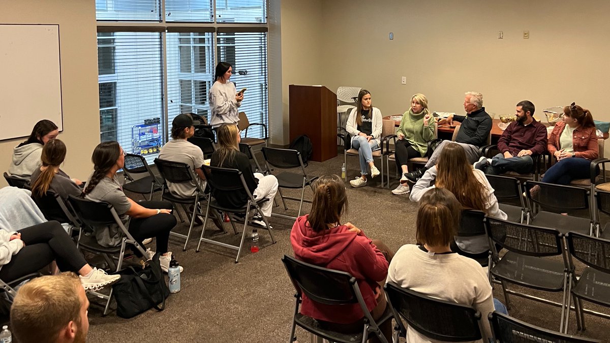 SouthALFCA's tweet photo. The relationship panel at our last FCA meeting was incredible! Special thanks to the panel for sharing about how to honor God in singleness &amp; in relationships. 

Join us tonight as we dive into God's Word at 7:00 pm in the rec center classroom! Hope to see you there! https://t.co/9VpY74tKxr