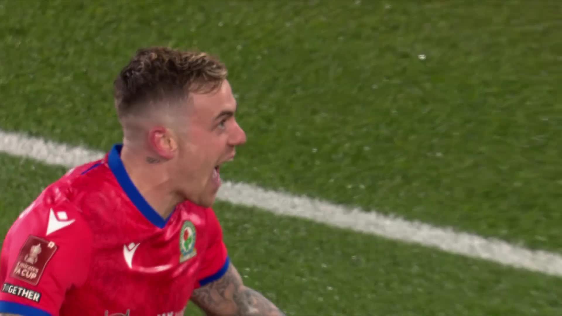 Just look at the celebrations 😍

@SamSzmodics bundles home for @Rovers!

#EmiratesFACup”