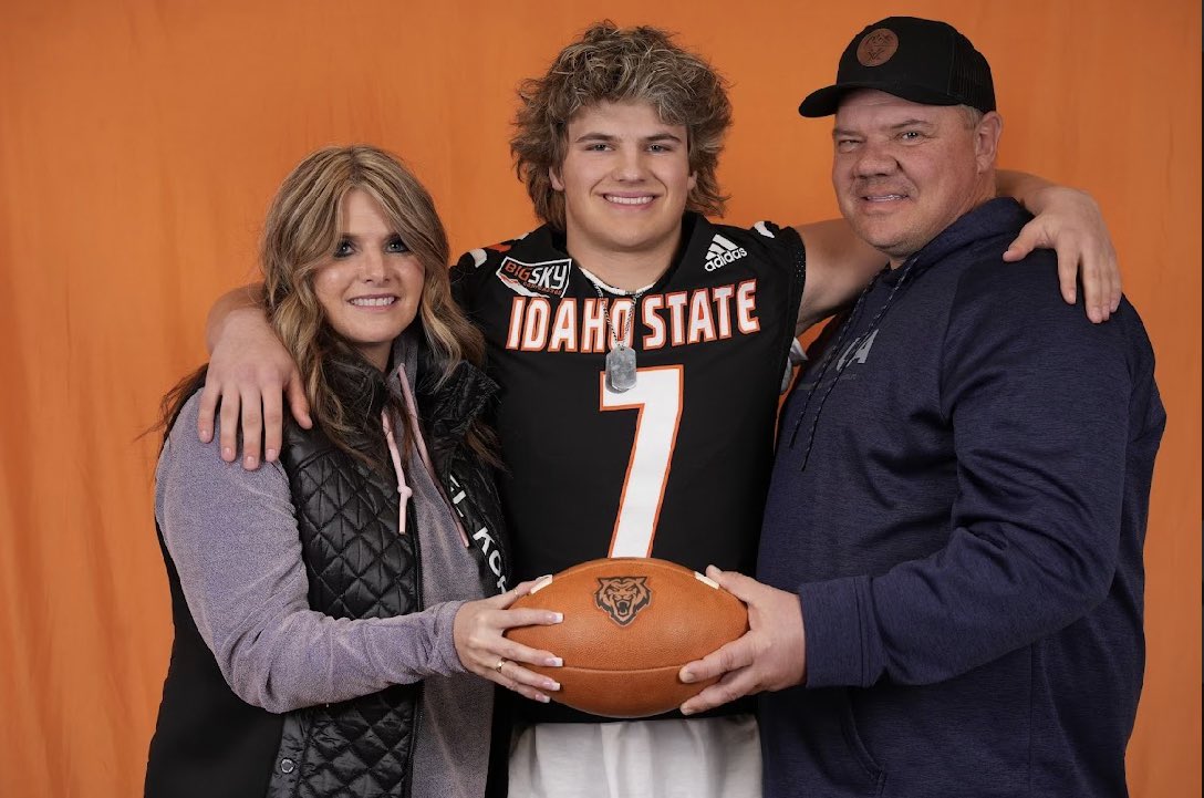 Carson Olsen tweet media