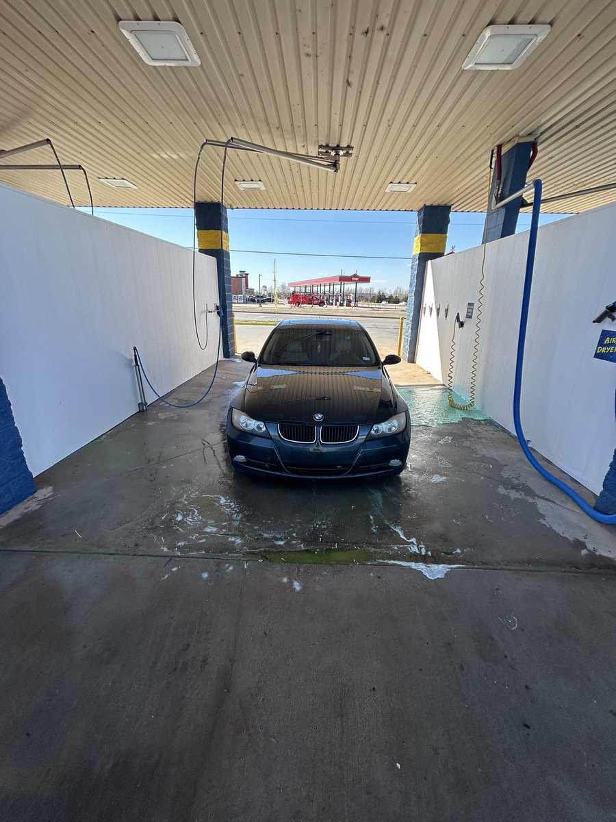 Iilmike's tweet photo. car takes more baths than your bitch do https://t.co/5PqXCWmfH8
