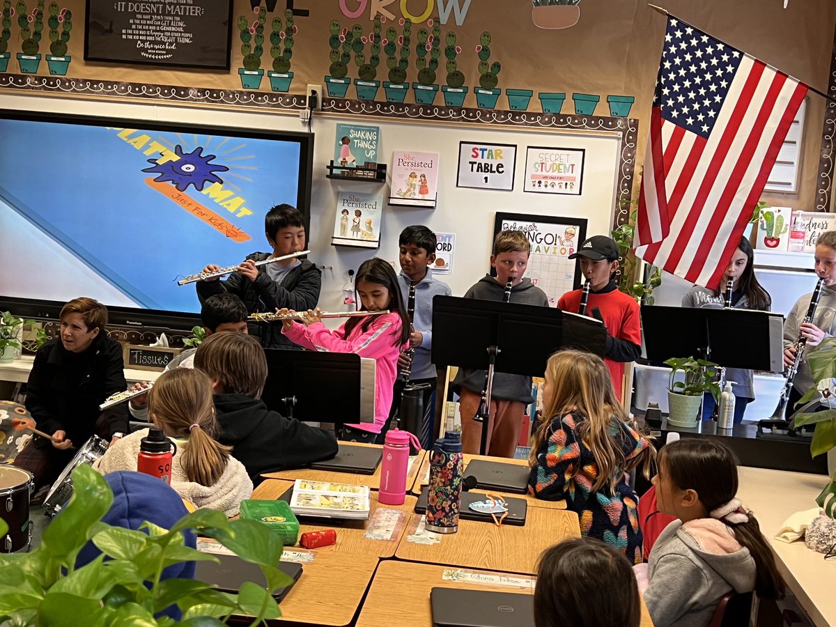 LangRanchElem's tweet photo. Advanced band went around to 3rd grade classrooms today to introduce them to instruments! In doing so, they hope to encourage the younger students to join band next year in 4th grade! #lrewranglers #conejo #conejoforward #cvusd https://t.co/Sv6KbbDelH
