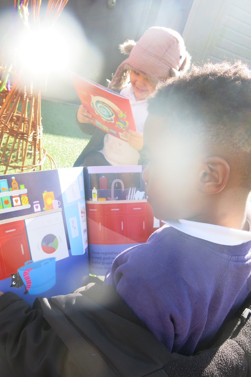 misssmythe_HT's tweet photo. We LOVE to read in Ruby Class 📚💜
#EYFS #EarlyYears #EY #EYReading #ReadAchieveSucceed
@Richmond_HT https://t.co/3jFqXyefOk