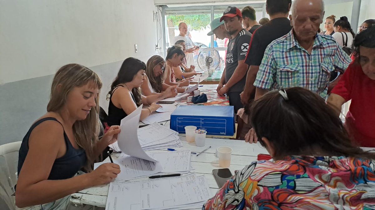 MPN_OK's tweet photo. #VistaAlegre
#Ahora impresionante concurrencia para afiliarse! Una alegría inmensa que nos contagia de energía. ¡Bienvenidos! #SumateAlMPN
#16A #Lista151 #HayFuturo https://t.co/HxvLIkuZUk