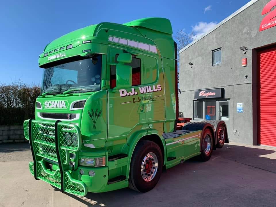 Full cab repaint, extensive colour code and sign write on this <a href="/ScaniaUK/">Scania UK</a> #V8,  Certainly different from when it arrived in the yard! #scania #haulage #Cornwall