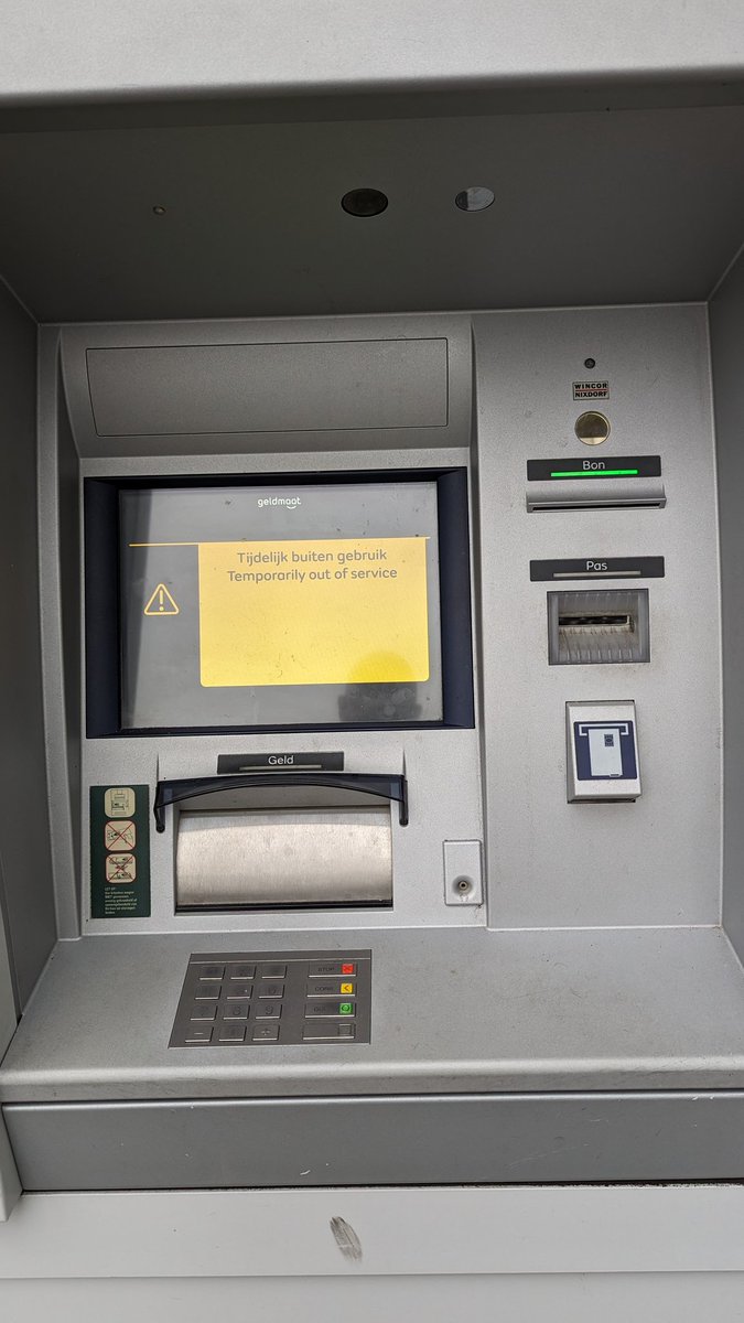 abflipse's tweet photo. Nederlandse banken blokkeren steeds meer betalingen en contante opnames. Iedere dag ontvangen wij hiervan de meest bizarre voorbeelden. Vorige week stond ik zelf weer eens met 'lege handen'... Als het grote publiek hier lucht van krijgt, breekt de pleuris uit. En terecht! https://t.co/Lwi2CZf0wN