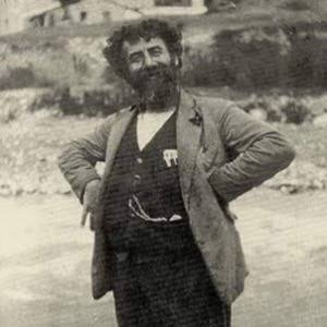 Türkiye, doğuya doğru yol alan bir geminin güvertesinde batıya koşan insanların ülkesidir. Bu ülkede ilgililer bilgisiz, ilgililer ilgisizdir. " Sakallı Celal (1886-1962)