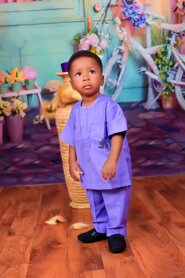 e_c_hannah's tweet image. #Februarydump #February2023 

1. #HallelujahChallenge
2. E. U. Ethan at one.
3. Roses for #Valentine available at echannah.com/its-valentine/
4. #NigerianElections2023