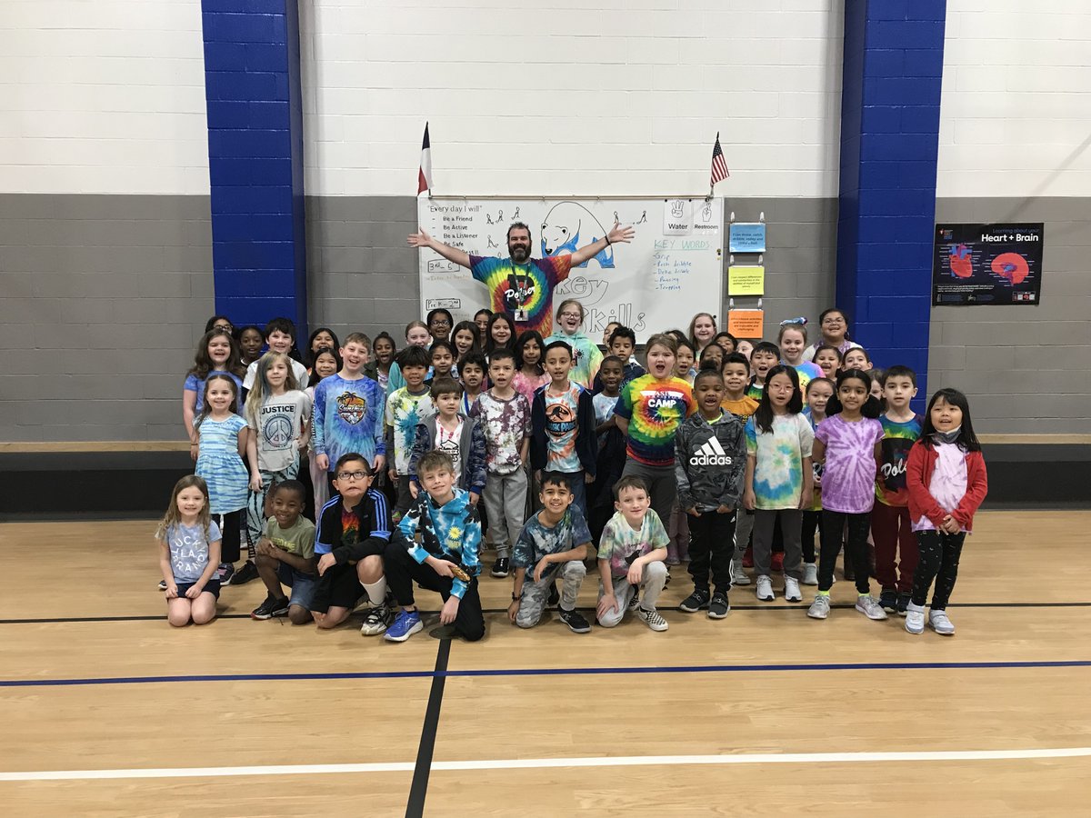 I love how many students showed up with their amazing tie dye on today! Happy tie dye day y'all!