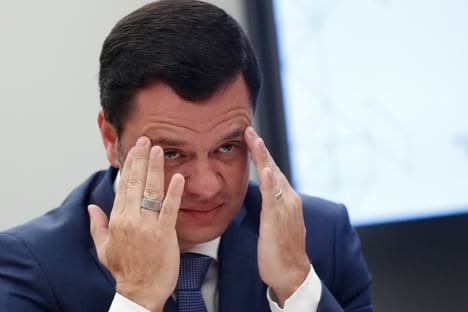 🚨 Anderson Torres USOU A MÃE DE LARANJA!
Ele possui CNPJ como "comércio varejista de animais vivos", tendo sua mãe como única sócia.
O nome Criadouro de Bicudos Flautas do Brasil vem de espécie EM EXTINÇÃO!
E ainda contém um erro de português. "Bicudos Flauta" seria o correto.