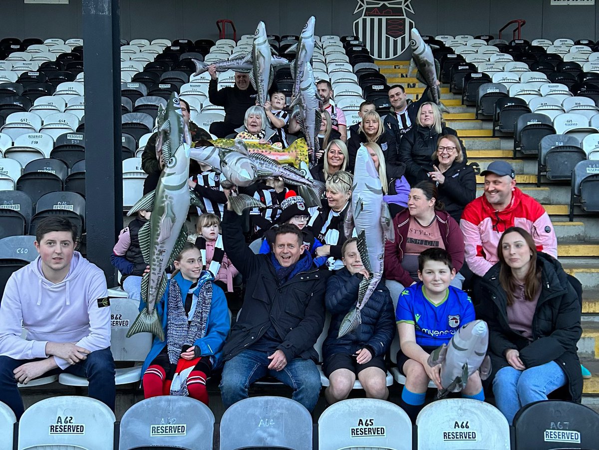 mikebreakfast's tweet photo. A fishy tale about the club who “sing when we’re fishing”. The magic of the @EmiratesFACup has brought inflatable haddocks back to life (don’t mention cod ) as Grimsby Town @officialgtfc go to @SouthamptonFC in 5th end weds eve. The story behind Harry @BBCBreakfast 2moro 630/830 https://t.co/JjxRFvfQhA