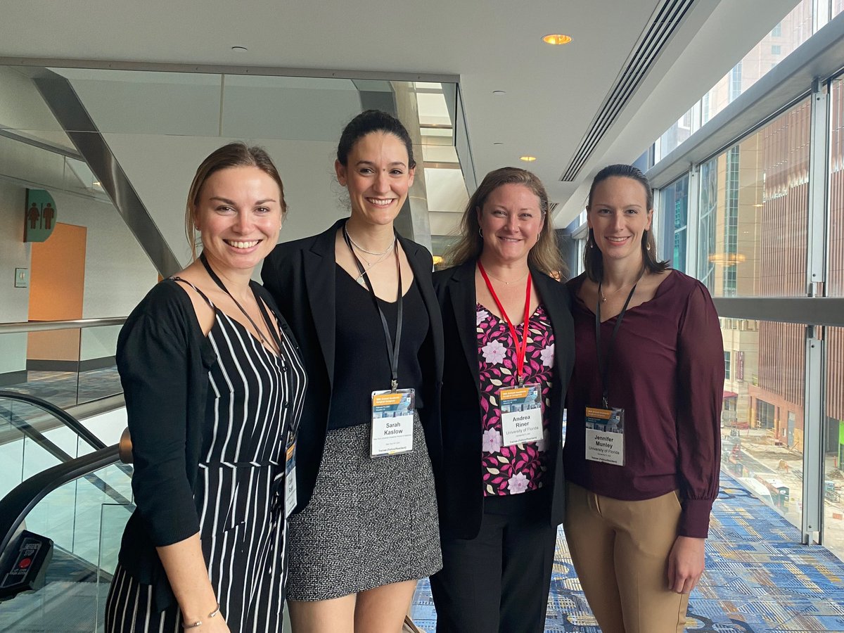 PGY2, Sarah Kaslow, presented her work on guideline adherence in gastric cancer treatment at the Academic Surgical Congress a few weeks ago and even got to run into some old med school classmates! Excellent work, Sarah! @UMmedschool #ASC2023 #surgeryresidency #MedEd #MedTwitter