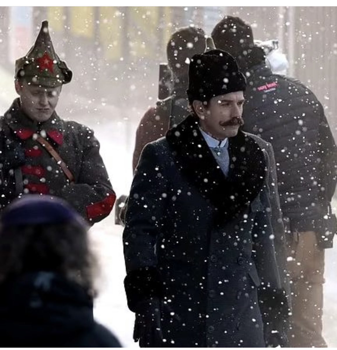 Ewan McGregor spotted as Count Rostov - making the walk from the Kremlin to the Metropol under faux snow. So the story begins… #AGentlemanInMoscow