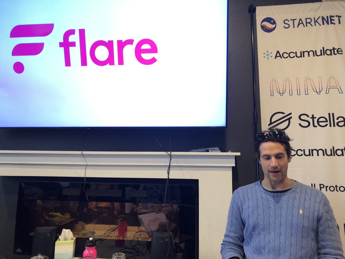 PrograMariaC's tweet image. Learning about @FlareNetworks at the @_HerDAO hackerhouse right now 😍😍