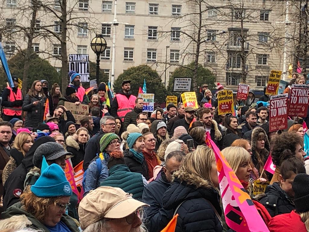 unitecomleeds's tweet photo. More photos of today's @NEUYorksHumber #SaveOurSchools #Leeds rally courtesy of a UC #Bradford comrade

#SupportTheNEU #teacherstrikes #paythebillgill #schoolfundingcuts #SaveOurSchools #PayUp #neustrikes #TeacherStrike #NEUstrike #fullyfundedschools #AyeUpPayUp #valueeducation https://t.co/VcJhRxmRAv