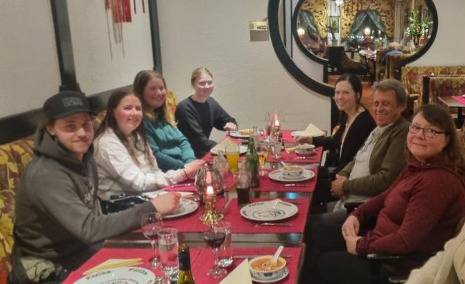 Dream Sensation senaste seger firades ikväll på bästa #mingpalace 🌟🐴🍜🍷Det tackar vi Lindén Förvaltning AB för🙏