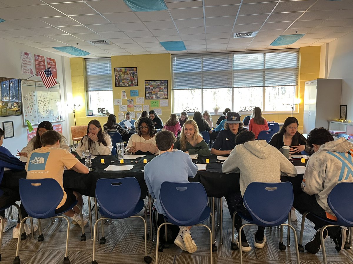 CaraDolan's tweet photo. This week in #APUSH, we’re exploring the development of American identity and culture in the first half of the 19th century by studying transcendentalism (outside, of course!) and “speed dating” reform movement leaders.  I’m so proud of the work these students are doing! https://t.co/4MYLAGQSZu