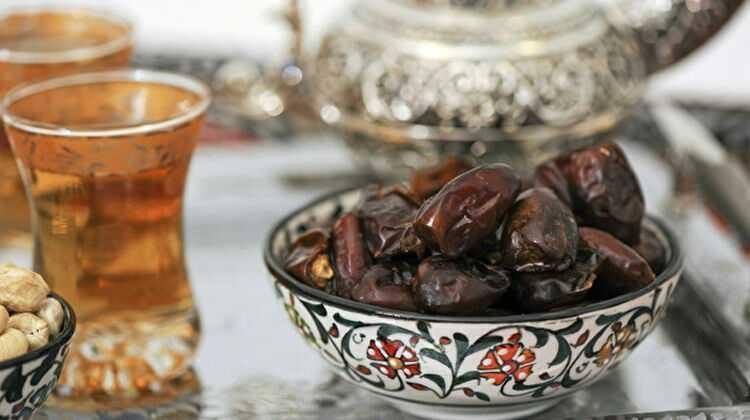 Binnenkort start de maand Ramadan weer. En wel op 22 maart. Zin om die als insider te beleven? Of vragen over vasten? Schuif aan tafel bij een moslim -gastfamilie en maak een iftar maaltijd mee. Schrijf je in iftarmee.nl <a href="/KunstSamenleven/">Kunst v/h Samenleven</a> <a href="/iftarmee/">iftarmee.nl</a> #iftarverbindt