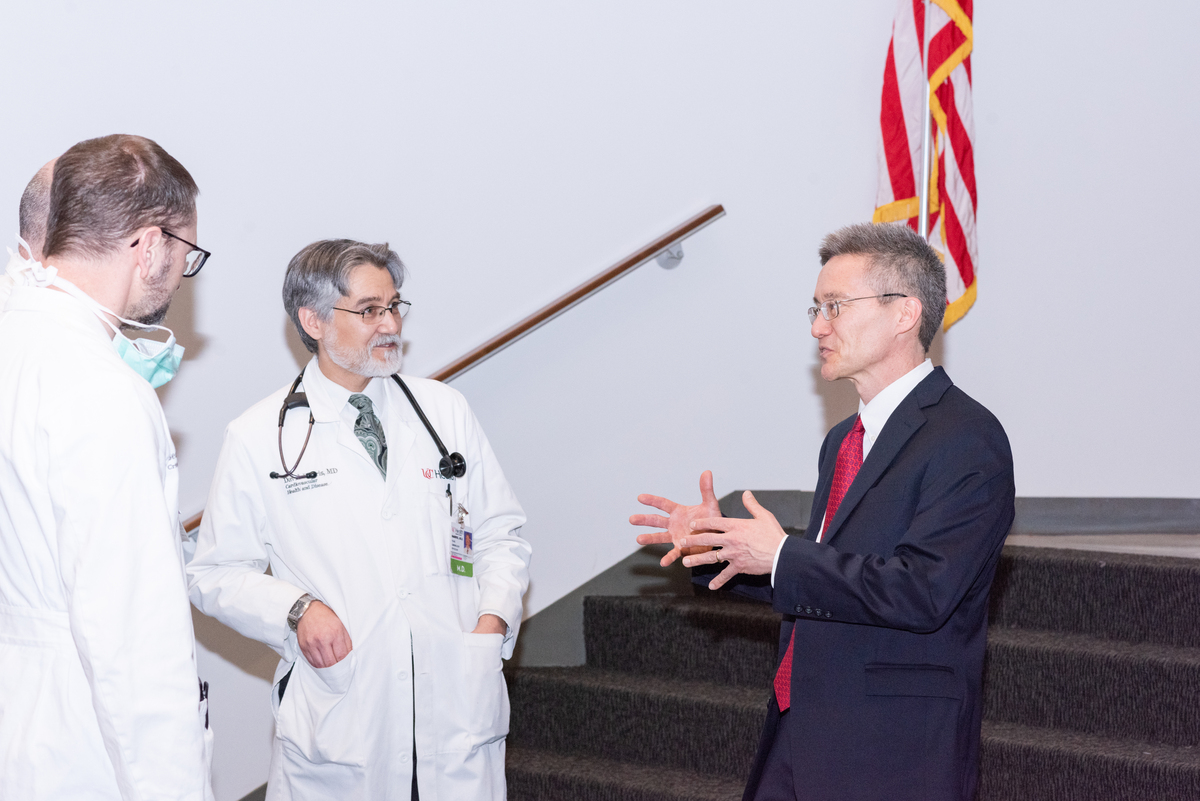 UC Health (@uc_health) on Twitter photo After surviving sudden cardiac arrest while visiting Cincinnati, Dr. Kevin Volpp reunites with the care team members who saved his life.
Today, he partners with UC Health, <a href="/UCincyMedicine/">UC College of Medicine</a> and the <a href="/American_Heart/">American Heart Association</a> to spread the word on CPR training and AED availability. After surviving sudden cardiac arrest while visiting Cincinnati, Dr. Kevin Volpp reunites with the care team members who saved his life.
Today, he partners with UC Health, <a href="/UCincyMedicine/">UC College of Medicine</a> and the <a href="/American_Heart/">American Heart Association</a> to spread the word on CPR training and AED availability.