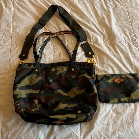 MandiesDiary's tweet photo. So good I had to share! Check out all the items I'm loving on @Poshmarkapp #poshmark #fashion #style #shopmycloset #mzwallace: https://t.co/ZZGg3entUK https://t.co/n1hUGsbHpq