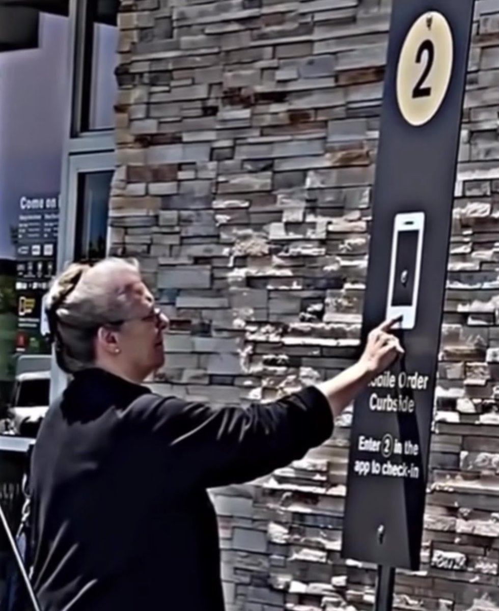 daveivanov's tweet image. We designed this feature with the customer in mind.

The customer: