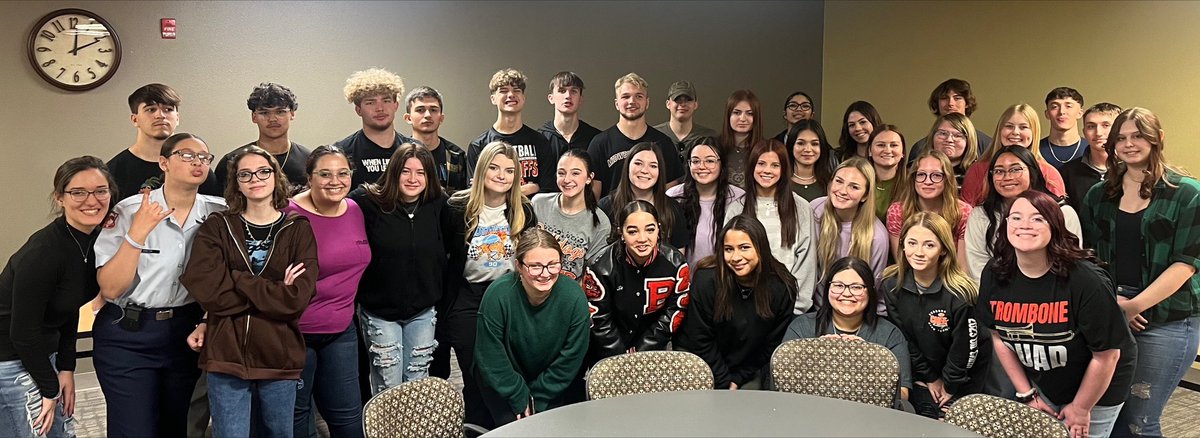 burkburnetths's tweet photo. Students visiting United Regional for health sciences educational fair. What an awesome group of Bulldogs! https://t.co/1YW8W9Rp1I