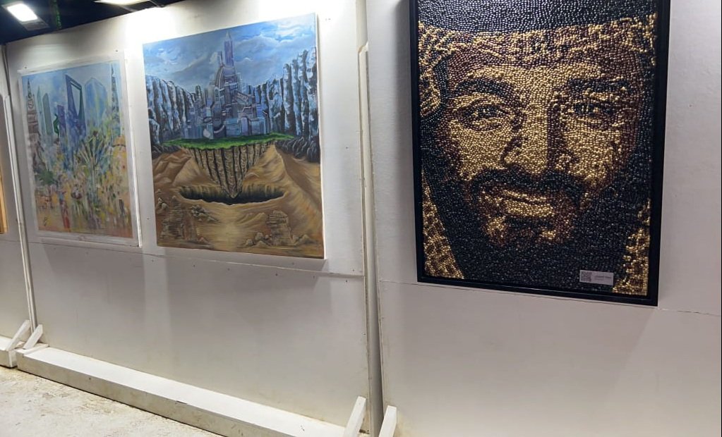 بحضور رئيس بلدية حلي 
م. سليمان الذيبي 
ورئيس لجنة التنمية الاهلية بالقوز
أ.عبدالرحمن الفقيه
افتتحت #جمعية_شغف_للفنون_التشكيلية
الأربعاء ٢-٨-١٤٤٣
جناح المعرض الفني #يوم_التاسيس 
بمهرجان حلي الخامس
<a href="/baladiat_hali/">بلدية حَلي</a> 
<a href="/tanmiahQUZ/">جمعية التنمية الأهلية بالقوز</a> 
@MOE_QNF