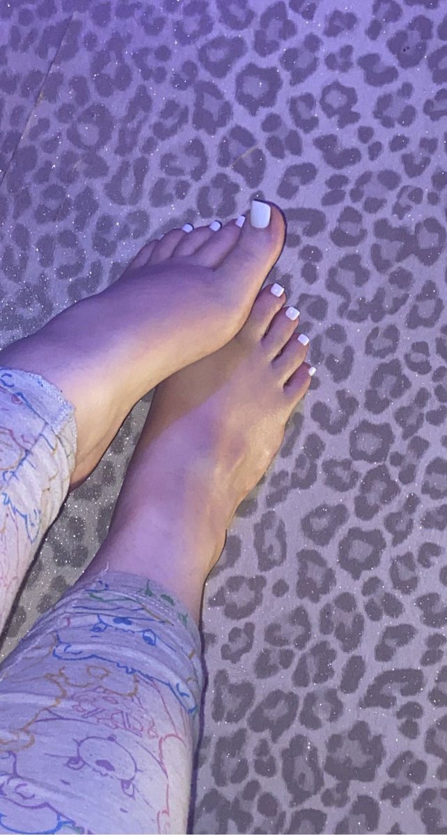 Goddessglou Foot bitches are the weakest! Keep dispensing addicts  Findom cashpig humanatm femdom rtgame.