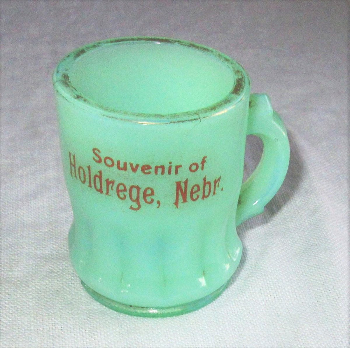 rusticrelics04's tweet photo. EAPG Jadiete Uranium Glass Souvenir Mug HOLDREGE, NEBR Nebraska toothpick 1880s https://t.co/EEUauVSoX5 #eBay via
@eBay
#Nebraska #UraniumGlass #Glass #souvenir #Antique #1800s #Nebraska #NE #collectibe #collector #Jadeite #1880s #EAPG https://t.co/SS7jhnKs8j