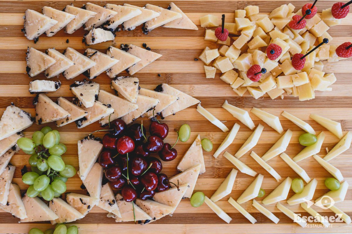 quesoslaantigua's tweet photo. No me necesitas para vivir, pero conmigo vives mejor❤️🧀
#queso #quesodeoveja #quesoartesano #comprarqueso https://t.co/tIVVUCV7RP