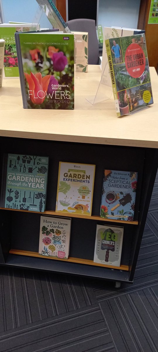 PoFFest's tweet photo. Great to see the local library in #Edinburgh put up a great display about #food growing &amp; #gardening. Yes, it's that time of year! Get going and #GrowYourOwn!
#UrbanFoodGrowing https://t.co/BQxN6T25UQ