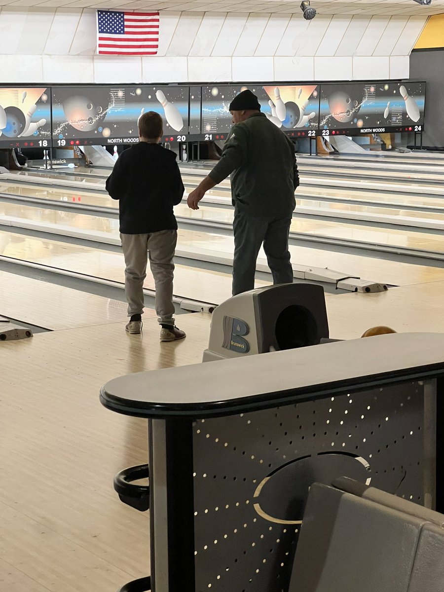 Coach Ty stopped by to help out our Lee Eaton bowlers! Two new high scores this week of 124!! <a href="/LEelementary/">Lee Eaton Intermediate Knights</a> <a href="/NordoniaBowling/">Nordonia Bowling</a>  #GoKnights