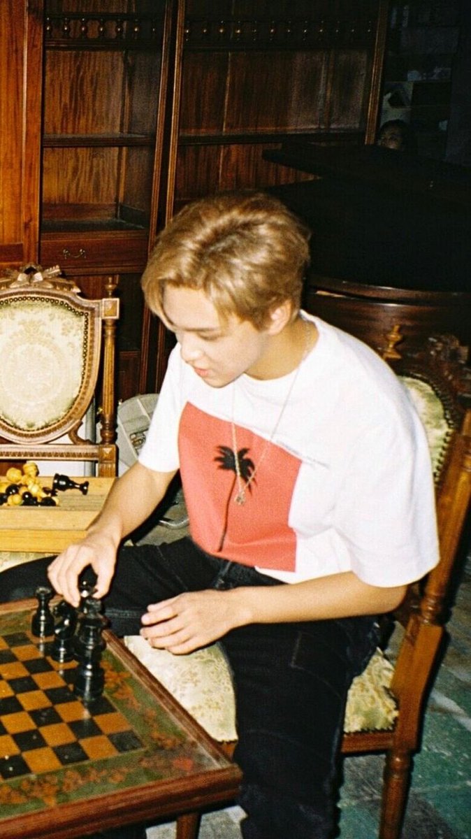 haechan pics tweet media