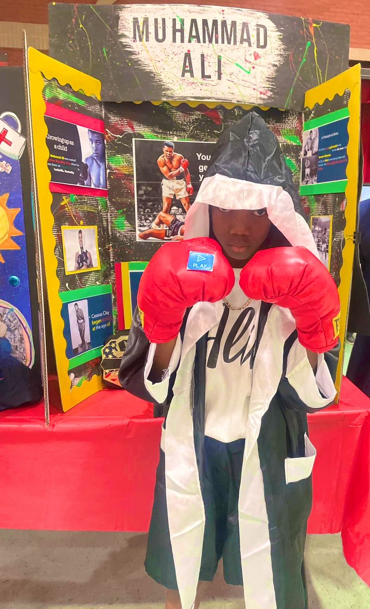 TylerrBurnss's tweet photo. The Black History Wax Museum was a success! 🖤🐼 #BlackHistoryIsAmericanHistory https://t.co/2oJZLzh8Yi
