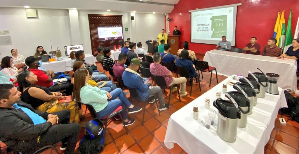 JamesRamirezL's tweet photo. #SENA #Pitalito y @CCHuila llevó a cabo evento "Innova y Transforma";  empresarios y emprendedores  identifican cómo problemáticas y retos se transforman en soluciones innovadoras con Tecnoparque Nodo Pitalito.
Articulación interinstitucional para mejorar la competitividad. https://t.co/FGRu85IdKi