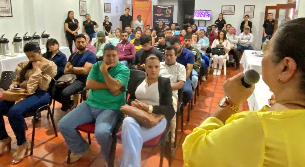 JamesRamirezL's tweet photo. #SENA #Pitalito y @CCHuila llevó a cabo evento "Innova y Transforma";  empresarios y emprendedores  identifican cómo problemáticas y retos se transforman en soluciones innovadoras con Tecnoparque Nodo Pitalito.
Articulación interinstitucional para mejorar la competitividad. https://t.co/FGRu85IdKi