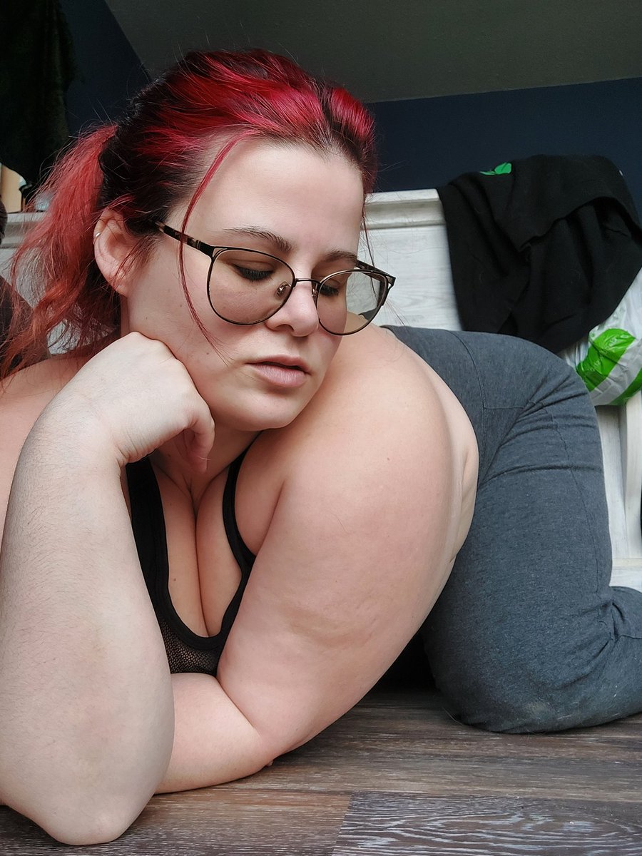 kittymine69's tweet photo. I was supposed to be #springcleaning oops.
#kittymine69 #cashappme #preformer #ofmodelgirl #distracted https://t.co/XG4IKcnTj7