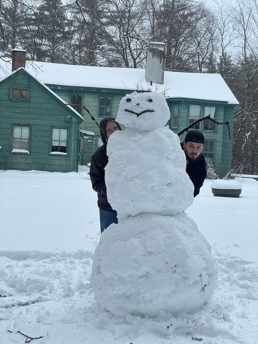 jhowemusic's tweet photo. So it snowed... https://t.co/AMa3iAxMvP