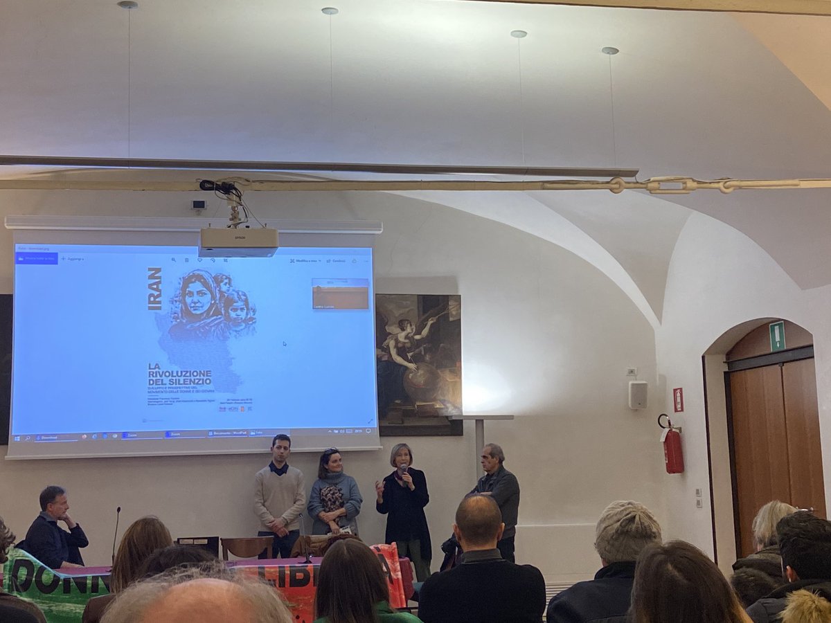 Stasera incontro emozionante ‘Iran: La rivoluzione del silenzio’  <a href="/comunepadova/">Comune di Padova</a> con <a href="/Laura_Polverari/">laura polverari</a> gli studenti EGOS <a href="/UniPadova/">Università di Padova</a> l’Associazione democratica degli iraniani <a href="/CGILPADOVA/">CGIL PADOVA</a> e il <a href="/CSEttoreLuccini/">CSEttoreLuccini</a> <a href="/marco_almagisti/">Marco Almagisti</a> <a href="/EDomorenok/">Ekaterina Domorenok</a> <a href="/Fabriziotonello/">Fabrizio Tonello</a>