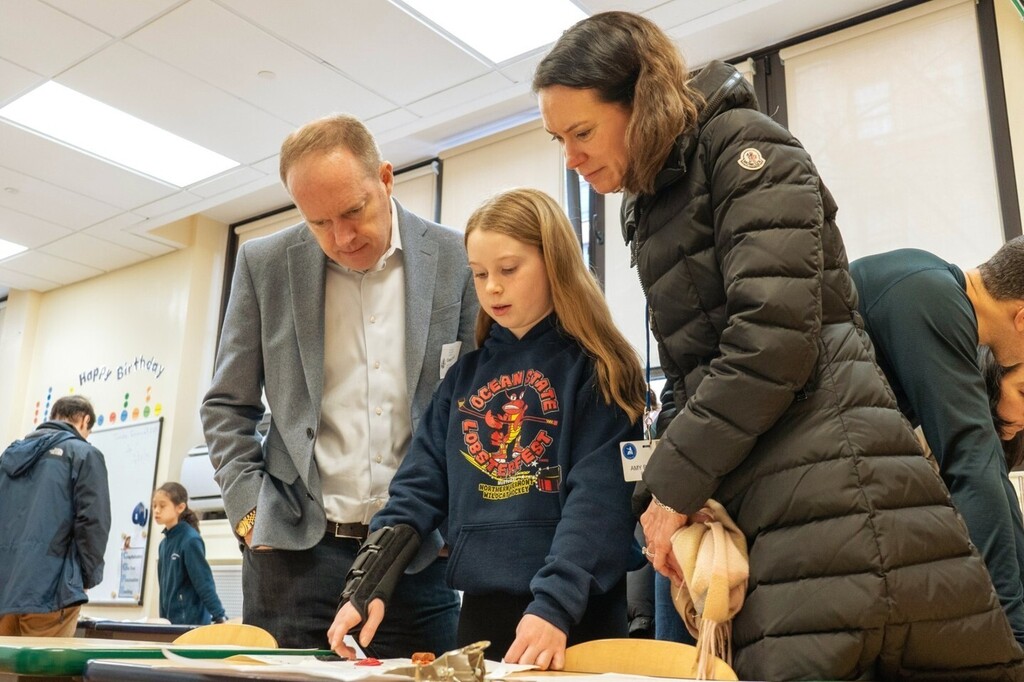Today, students welcomed their loved ones to the Grammar School for the 4th Grade Science Share! These curious 4th graders have been learning all about rocks and minerals and were eager to show their parents what they have been working on, including thei… instagr.am/p/CpOL1JStDpE/
