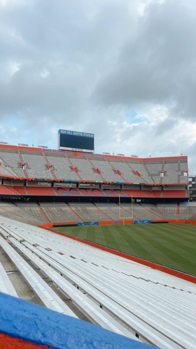 MeddersCharlene's tweet photo. Collection of pictures I’ve taken of Ben Hill Griffin over the past few weeks. You could say I’m a huge fan. @UF you amaze me always! 🐊 #GoGators #benhillgriffinstadium #ufcjconline https://t.co/PGbOZpT0ye
