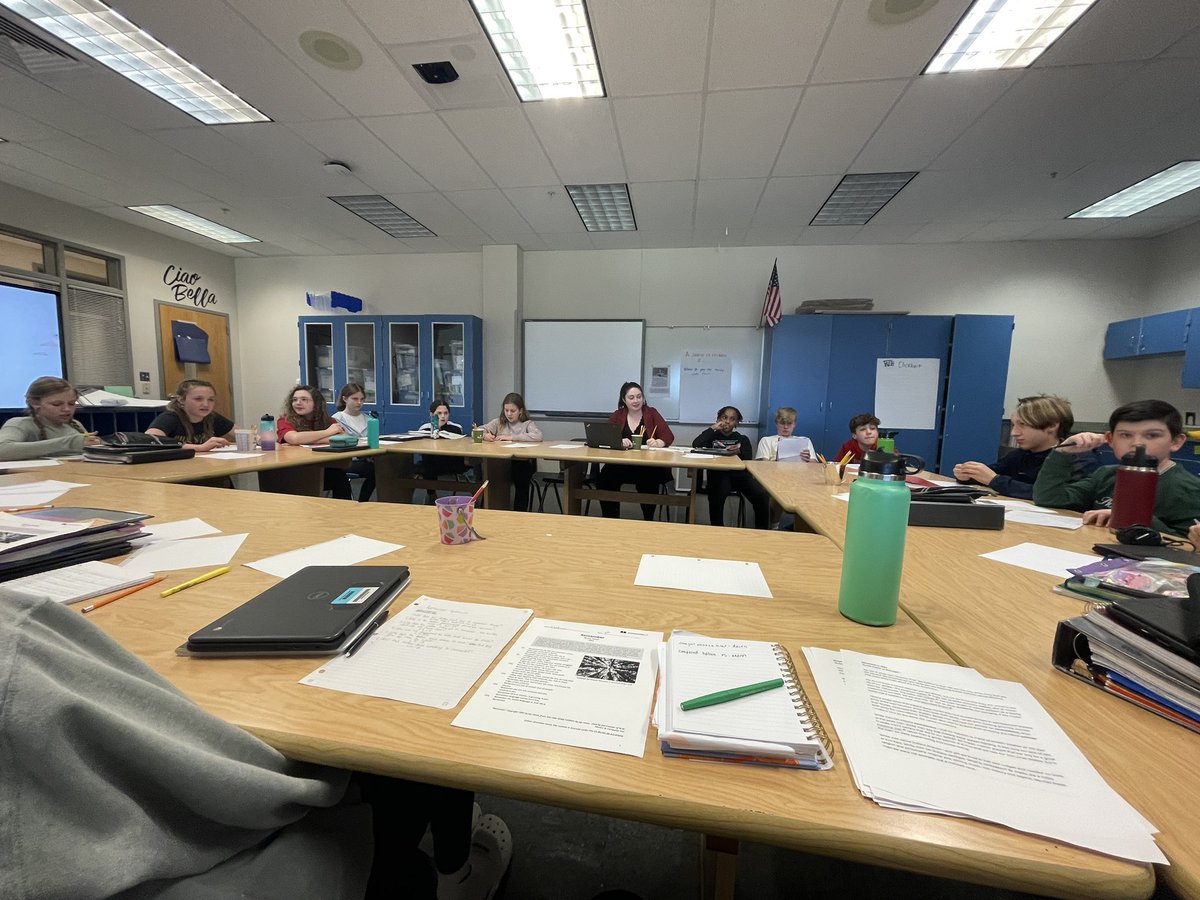 Ms. Dye’s 7th graders had their first Socratic Seminar today! 

SS came prepared with their own questions &amp; an open mind. 

They stretched their original ideas by using textual evidence to support their opinions and POV about author’s purpose &amp; more !

<a href="/CMSGoBlue/">Christiansburg Middle School</a> <a href="/MCPS_VA_Gifted/">MCPS_VA Gifted</a>