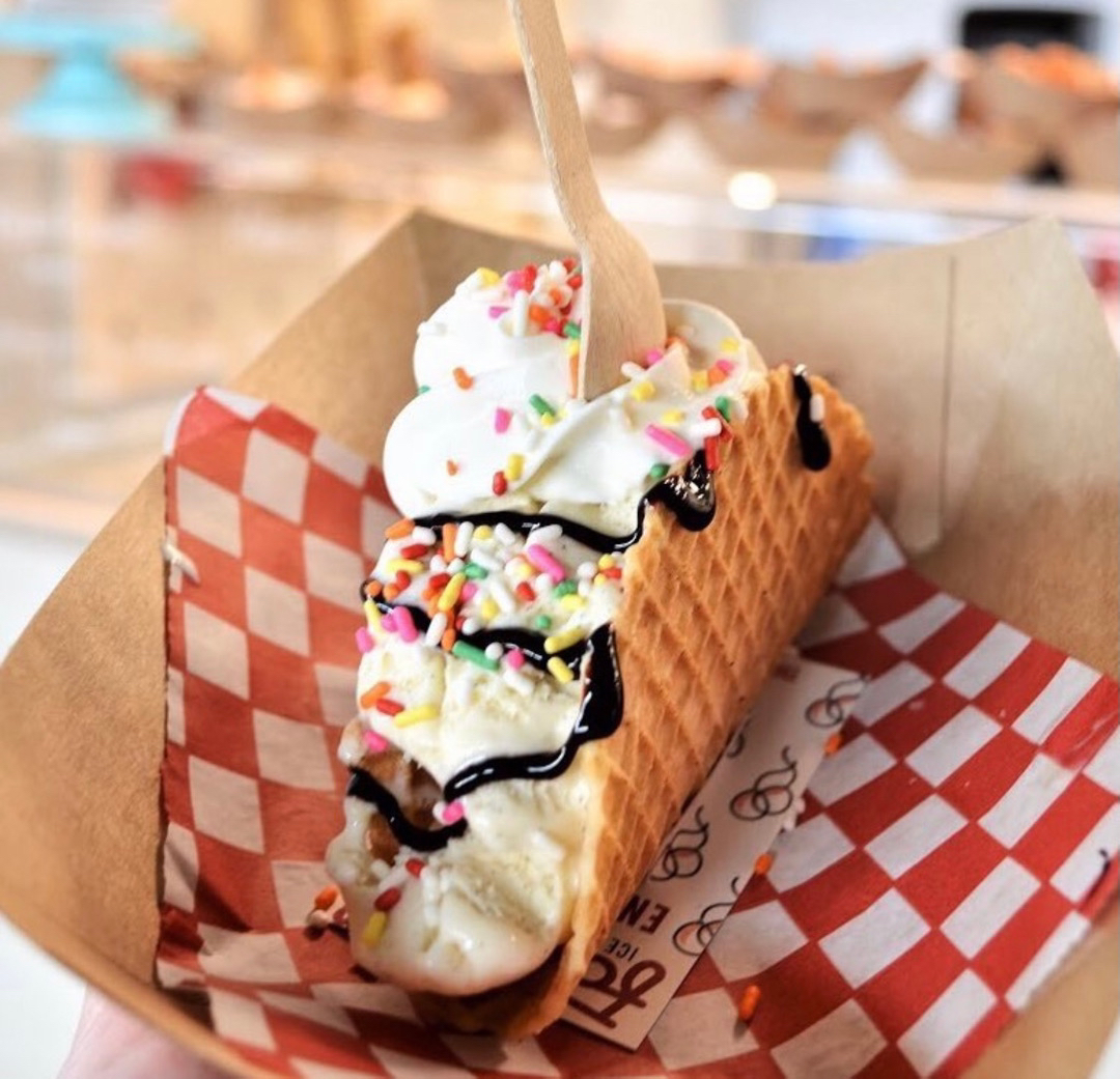 The first 2 edible emojis in your 'frequently used' list is your dream ice cream taco combination.

We'll go first.  🧀+🌺.  Comment yours below.  Bonus if they're actually Four All flavours.

Stop by for $6 Ice Cream Tacos until 8 pm tonight.

#tacotuesday #fourallicecream #