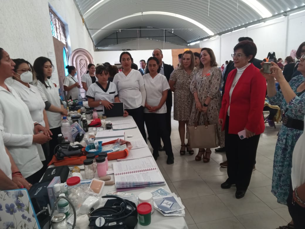 BasicaSEPH's tweet photo. Con la finalidad de mostrar los trabajos realizados en el primer semestre del ciclo escolar, se realizó la evaluación de la Misión Cultural No. 9. de la Dirección General de Educación Básica.
@natycastrejonv
#DGEB
#PrimeroLaEducación https://t.co/iKJRcwW2Aq