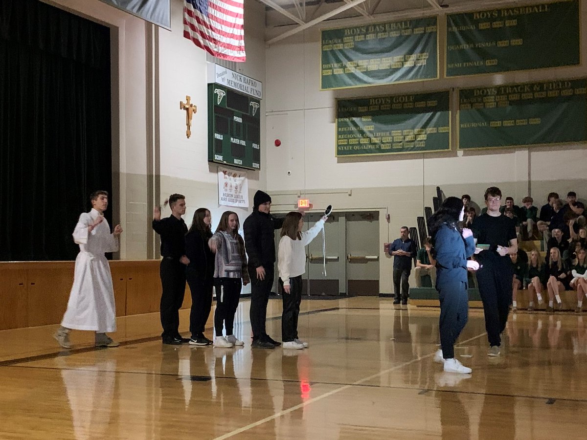 SMCCMonroe's tweet image. Mr. Maag’s Living the Scriptures class performed a skit  during this morning’s Lenten Morning Prayer Service that demonstrated how life’s pressures &amp;amp; temptations can create a divide in our relationship with Jesus, but that He is always there for us &amp;amp; wants us to come back to Him.