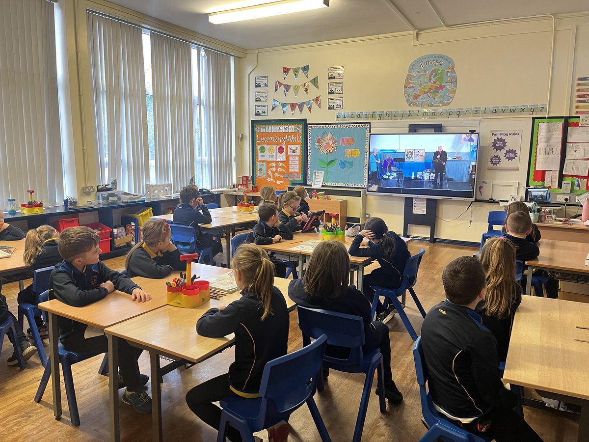 StMarysBscreen's tweet photo. Primary 4 really enjoyed the online First Holy Communion Preparation Programme #FriendsofJesus. Thank you @derrydiocese and @ThereseFerry https://t.co/NB9yeDIr0D