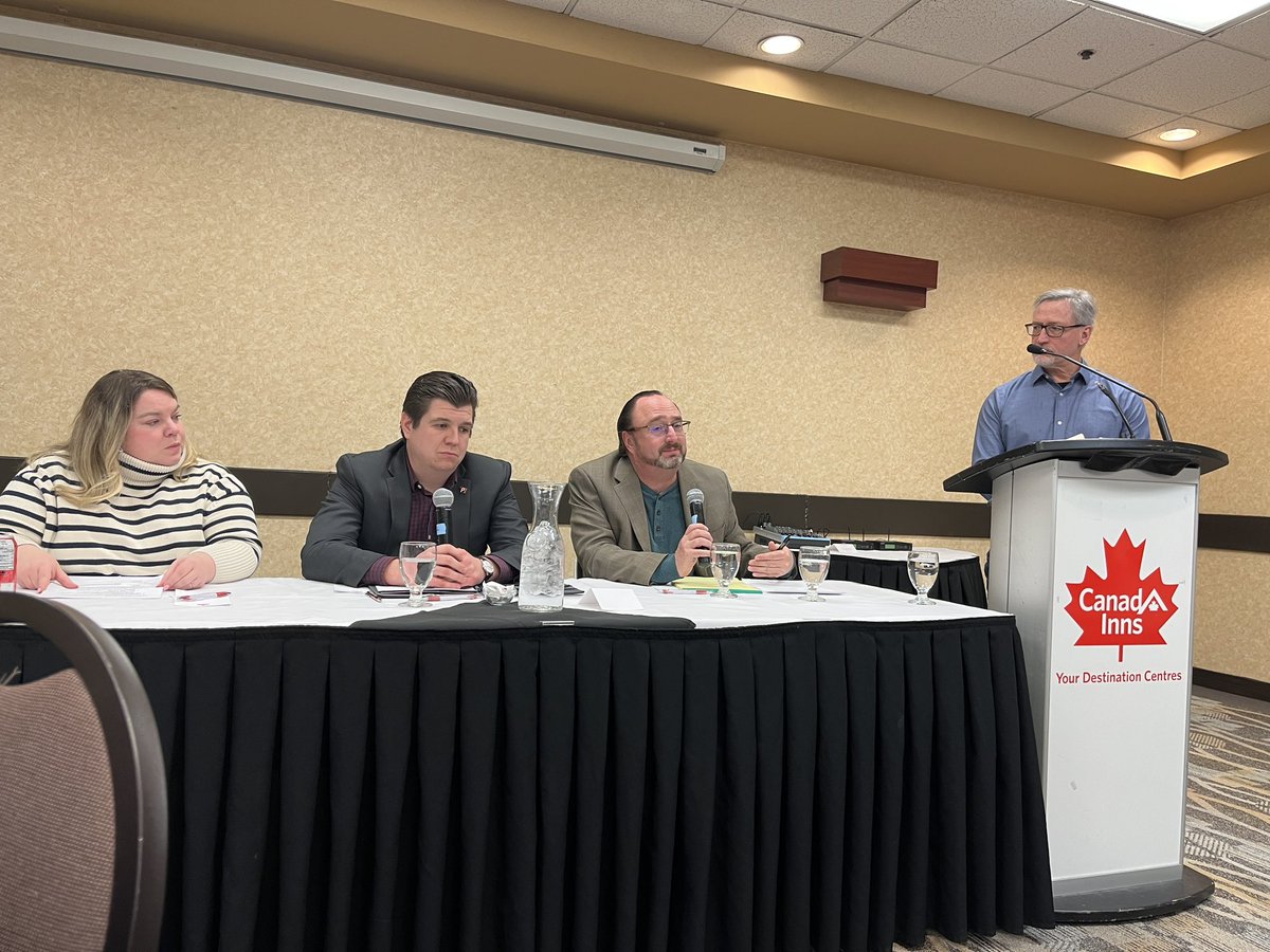 Ashley Robinson tweet media