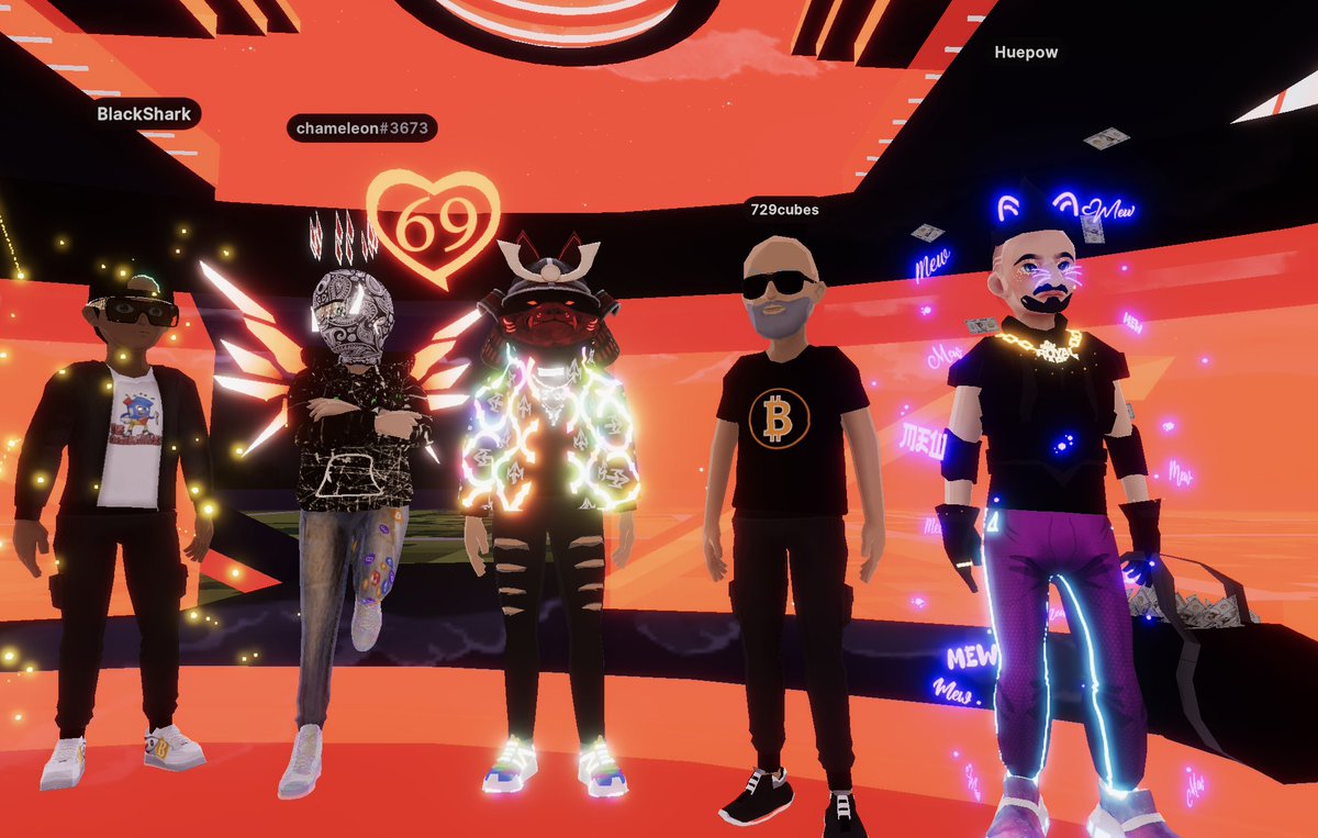 HannaLitzbarski's tweet photo. With @hueppow , @729cubes & @nastiehr ๐ฅ
at Community Fashion Show #05 by @MetaPartyDCL
#CFS5 #Decentraland https://t.co/w8rRClE1Td
