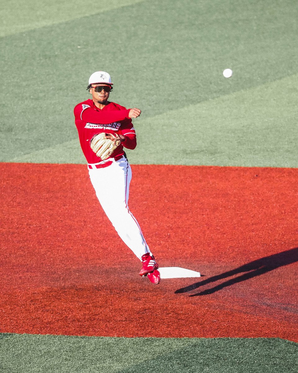 Louisville Baseball (@louisvillebsb) on Twitter photo M8 | <a href="/NoahSsmith12/">Noah Smith</a> finishes off a clean eighth for <a href="/CampbellKayden/">Kayden Campbell</a>.
Cards 10, Colonels 0
#GoCards M8 | <a href="/NoahSsmith12/">Noah Smith</a> finishes off a clean eighth for <a href="/CampbellKayden/">Kayden Campbell</a>.
Cards 10, Colonels 0
#GoCards