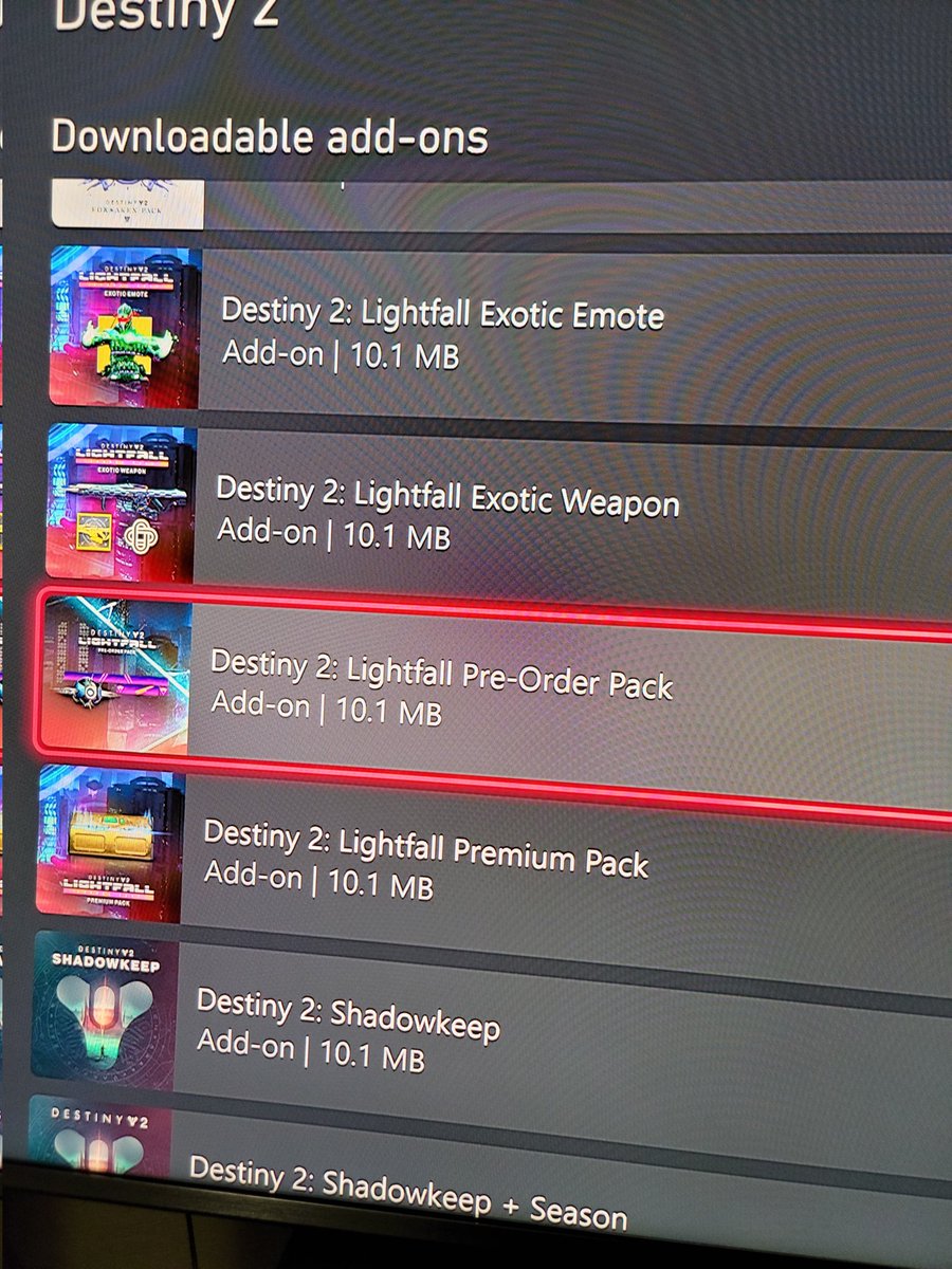 The1Bustos's tweet photo. What I'd like to know is how I have an active season pass, everything that comes WITH the #Lightfall preorder but not Lightfall itself or the season pass download? There's not even an option in the store to redownload specific pieces. Everything was there before the update. https://t.co/867btB9zI4