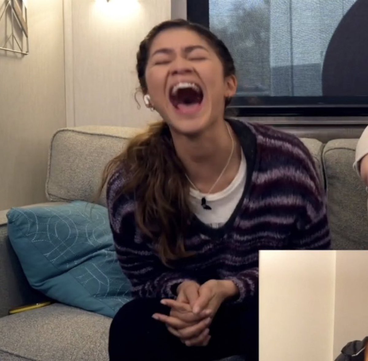 thatsmyyopinion's tweet photo. Ines: I’m so grateful for all of you
*camera cuts to Bartise*
Ines: almost all of you

💀💀💀LMFAOOOOOO Ines really makes me Zendaya laugh

#PerfectMatch https://t.co/nCGRquYfEs
